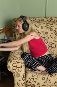 Emma Starletto Masturbates Her Pink Pussy