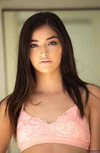 Glam Lady Emily Willis