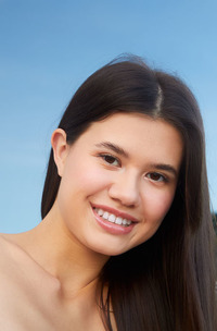 Evelin Elle Not Wearing Underwear So It Only Takes Her A Moment To Get Naked