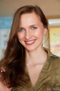 Stacy Cruz Dressed In A Thigh-skimming Outfit That Hugs Her Voluptuous Figure