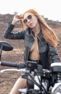 Lilly Mays Bares Her Soft Breasts And Curvy Buns To The Sun’s Kiss