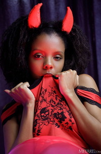 Sukki T Parts Her Silky Thighs To Flaunt The Wild Curls