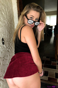 Carolina Sweets Pleasures Her Man