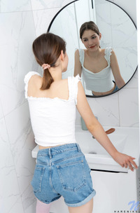 Hareniks With The Warm Spray And A Hard Dildo For Double The Pleasure