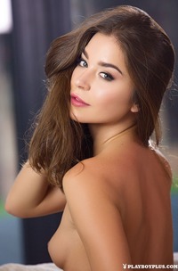 Lilii Hot Babe With Her Perfect Little Pussy