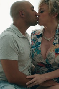 Dee Williams Enjoys Sensual Blowjob And Pussy Eating For A Passionate Cumshot
