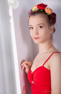 Alisabelle Teases In Red Dress In The Mirrors