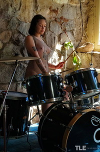 Jazmin P Perfect Cymbal-heavy Climax To Her Solo Crashes Into Her Mind