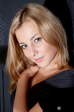 Sexy Erotic Pics Featuring Nikia