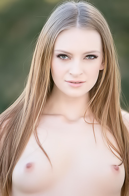 Maya Kendrick Glamour Babe