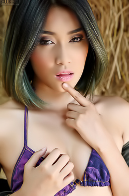 Hot Asian Brunette Apple