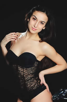 Tina Tin Sexy Nude Girl Spreads Her Legs