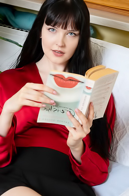 Amelia Riven Masturbating