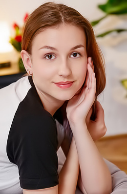 Isabele With Lovely Body At Your Leisure
