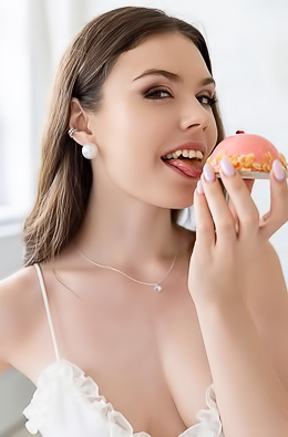 Princess Alice Gives You To Enjoy The Sight Of Her Gorgeous Body In A Tight Little Dress