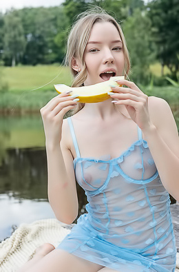 Mirka Playful Beauty Is Naked