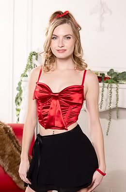 Lareina Tay's Erotic Red Desire Session