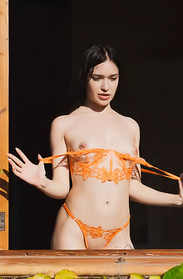 Nude Brunette Wikki Kee Sunbathing