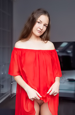 Bellaria Spreads Her Thighs Pussy Lips Open