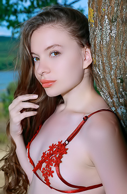 Dariana Caresses Her Lovely Breasts And Peachy Bottom