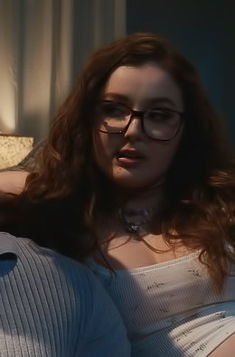 Leana Lovings Sucks Slowly After Ass Beats