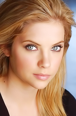 Sexy Pics Feat. Beautiful Model Ashley Benson