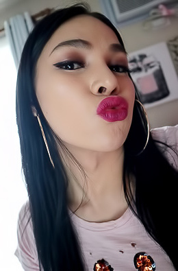 Filipina Lusty Mirror Selfie