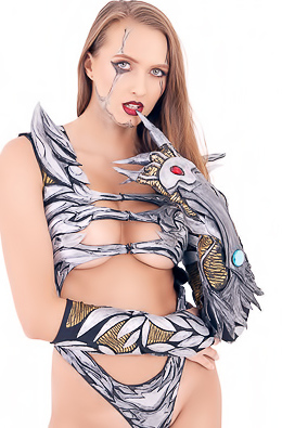 Stacy Cruz In Witchblade: Sara Pezzini A XXX Parody