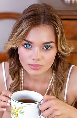 Keira Blue In Eye Catching