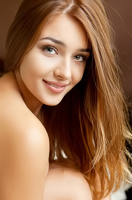 Brunette Looker Louisa B