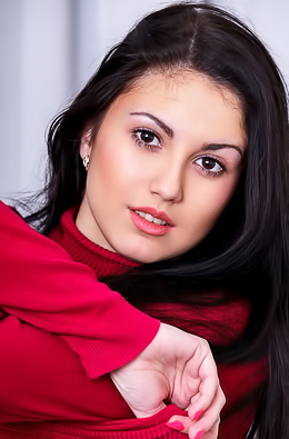 Azzura Sweet Smile Invites You To Appreciate Every Inch Of Her Gorgeous Body