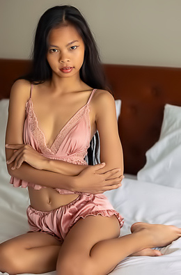 Po Perfectly Naked And Going Face Down On The Covers To Flaunt Her Flawless Booty