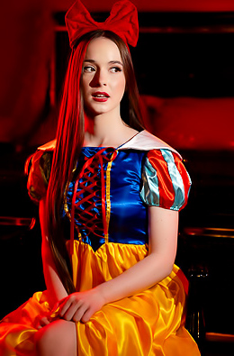 Bianca Beauchamp And Hazel Moore With Tight Natural Curves In Snow White XXX: A Porn Parody