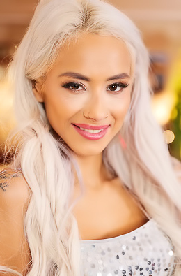 Veronica Leal Opens Her Tight Asshole For A Hard Cock