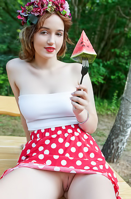 Rokki Her Mouthwatering Curves Sure To Whet Your Appetite