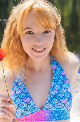 Erika Fox Goes Face Down Booty Up For An Intimate Rear View