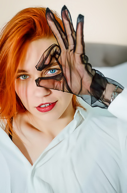Ariel Dawn Seduces In A Chic Bedroom Ensemble, Showcasing Her Allure