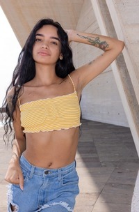 Dulce Enjoying The Sun And Spreads Her Pink Pussy
