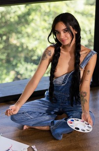 Dulce Uses Dildo And Masturbated