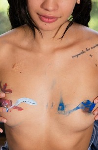 Dulce Uses Dildo And Masturbated